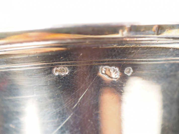 Timbale de forme tulipe XVIIIème en argent, piédouche à décor de godro