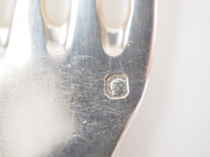 Partie de ménagère de style Louis XVI en argent, poinçon Minerve, à dé