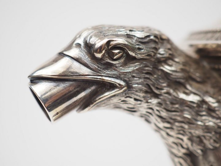 Chocolatière de style Empire en argent ciselé, poinçon Minerve,à décor