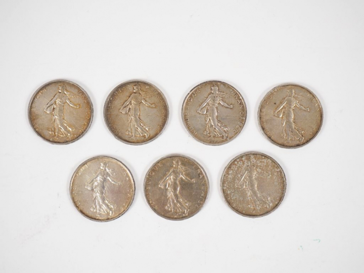 Sept pièces de 5 Francs en argent, 1960, 1961 (4), 1962, 1965. Poids. 