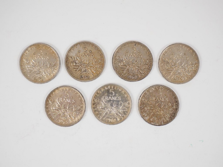 Sept pièces de 5 Francs en argent, 1960, 1961 (4), 1962, 1965. Poids. 