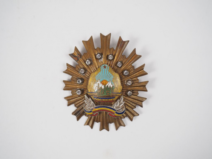 Diverses décorations dont portugaises, ordre de st Charles et réductio