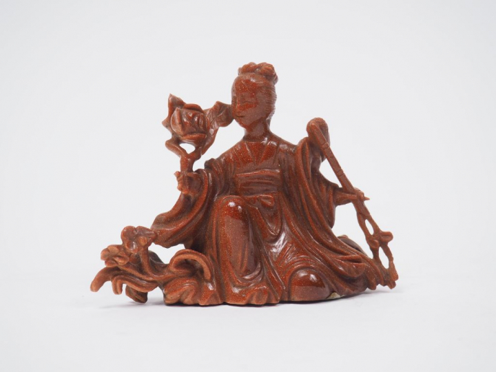 Lot comprenant :  - groupe en serpentine représentant trois oiseaux  -