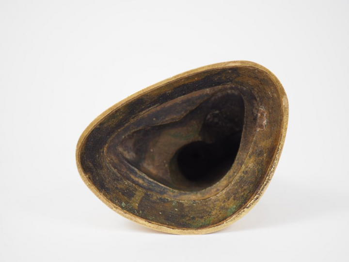 Statuette en bronze doré, représentant Bouddha assis sur un lotus fais