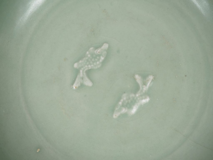 Ensemble comprenant : une grande et une petite coupes creuses en porce