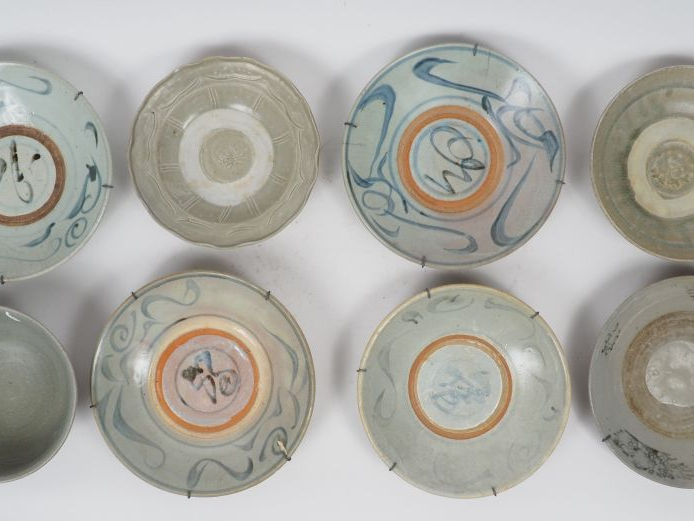 Ensemble comprenant des plats en porcelaine de Swatow. On y joint des 