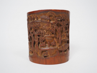 Vente aux enchères Porte pinceaux en bambou, à décor de cité lacustre animée de personnag