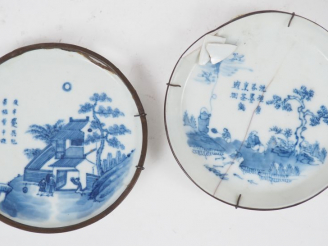 Vente aux enchères Deux coupes en porcelaine bleu  blanc de Hué, à décor d'un paysage ani