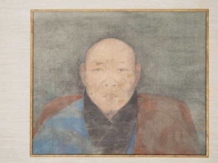 Peinture encadrée sur soie représentant un bonze.  Vietnam, XXème sièc