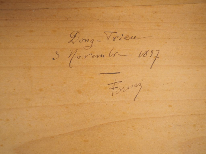 Instrument à cordes avec son coffret.  Vietnam, fin XIXème.