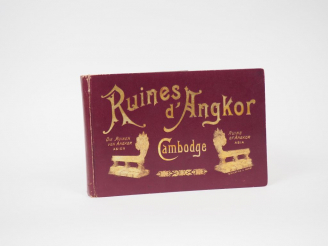 Vente aux enchères Guide de tourisme "Ruine d'Angkor". Ouvrage en français, anglais et al