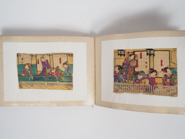 Lot comprenant :  - un album contenant des estampes sur crépon - une s