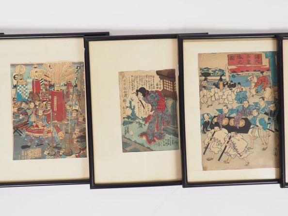 Lot comprenant :  - un album contenant des estampes sur crépon - une s