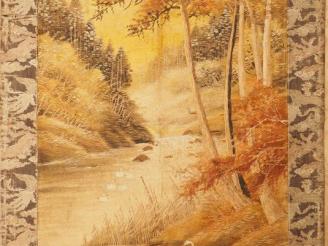 Vente aux enchères Tenture en laine, à décor de cygnes.  Japon, vers 1900.