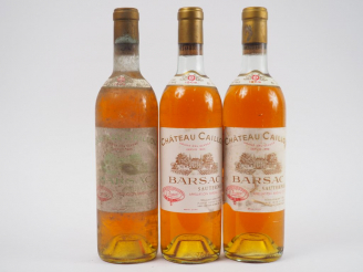 Vente aux enchères 3 BOUTEILLES CHÂTEAU CAILLOU SAUTERNES - 1969 - 1 BG/2 LB/ET