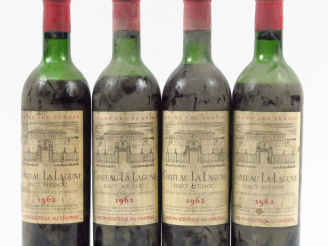 Vente aux enchères 4 BOUTEILLES CHÂTEAU LA LAGUNE GCC HAUT MEDOC - 1962 - 1 LB/3 BEP/BS