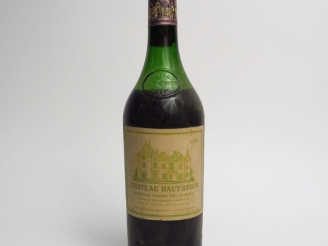 Vente aux enchères 1 BOUTEILLE CHÂTEAU HAUT BRION 1er GCC GRAVES - 1966 - 6 CM/BOUCHON DE