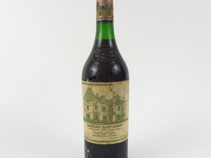1 BOUTEILLE CHÂTEAU HAUT BRION 1er GCC GRAVES - 1974 - 3 CM/EF/ELA