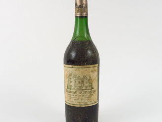 Vente aux enchères 1 BOUTEILLE CHÂTEAU HAUT BRION 1er GCC GRAVES - 1974 - 5,5 CM/EF