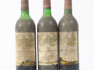 Vente aux enchères 3 BOUTEILLES CHÂTEAU BEAUMONT HAUT MEDOC - 1975 - 1 BG/1 LB/1 HEP