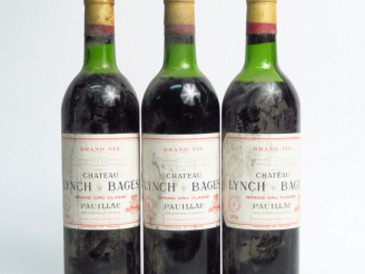 Vente aux enchères 3 BOUTEILLES CHÂTEAU LYNCH BAGES GCC PAUILLAC - 1976 - 1 LB/1 HEP/1 ME