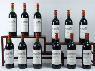 Vente aux enchères 12 BOUTEILLES CHÂTEAU PONTET CANET GCC PAUILLAC - 1981 - CBO - 6 BG/6 