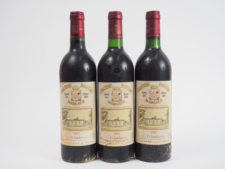 3 BOUTEILLES CHÂTEAU DAUZAC GCC MARGAUX - 1982 - 2 BG+/ELF