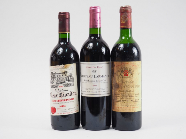 3 BOUTEILLES : 1 CHÂTEAU MALESCOT ST EXUPERY GCC MARGAUX 1988 MEP - 1 