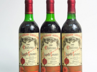Vente aux enchères 3 BOUTEILLES LA CHAPELLE LESCOURS - 1 de 1985 HEP - 2 de 1986 BG/LB