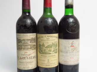 Vente aux enchères 3 BOUTEILLES GRAVES : 1 CHÂTEAU PAPE CLEMENT GCC 1976 LB/ELA - 1 CHÂTE