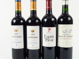 Vente aux enchères 4 BOUTEILLES ST EMILION : 1 ESPRIT DE PAVIE 2011 - 1 CHÂTEAU HAUT CORB