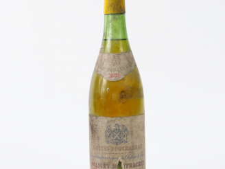 Vente aux enchères 1 BOUTEILLE PULIGNY MONTRACHET JACQUES BOUCHARD - 1953 - 3 CM/ED