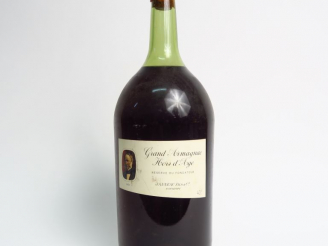 Vente aux enchères 1 POT (2,5 L) GRAND ARMAGNAC 'HORS D'ÂGE' JANNEAU