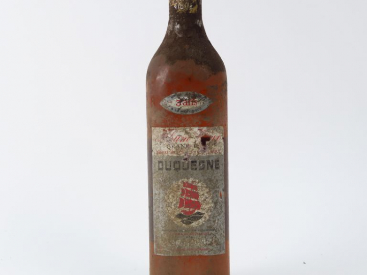1 VIEILLE BOUTEILLE RHUM DUQUESNE GC 45°/BS