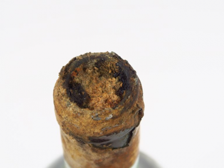 1 BOUTEILLE VIEUX COGNAC ANNEES 1920 - CAPS AB