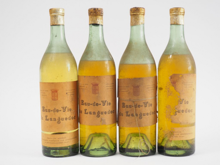 4 VIEILLES BOUTEILLES EAU DE VIE DU LANGUEDOC