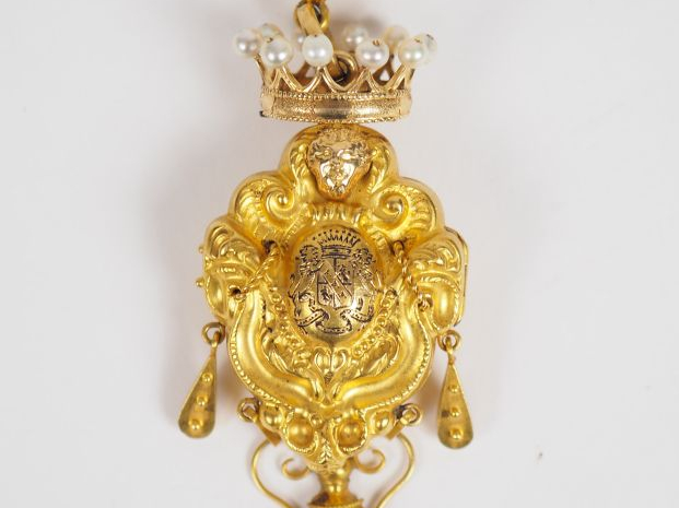 Pendentif porte-photo Napoléon III de style Louis XVI en or jaune, per