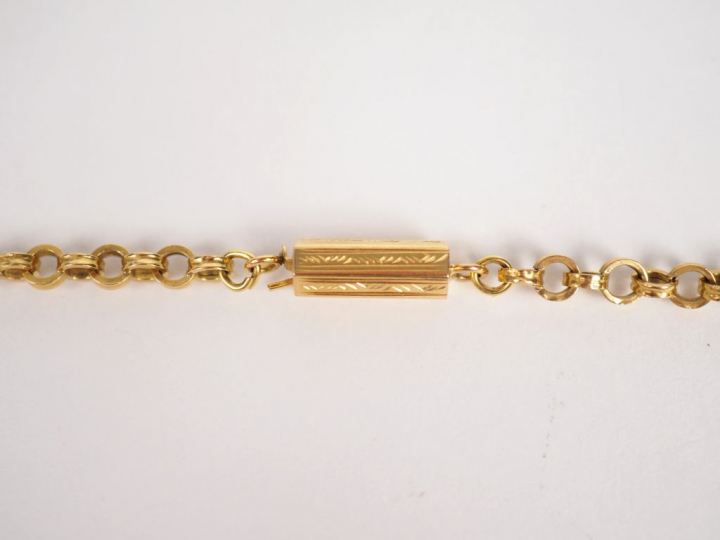 Chaine en or jaune, maille forçat.  Poids. 5,87 g