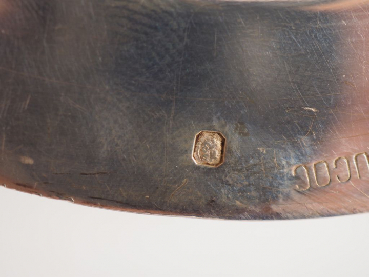 Paire de plats ronds de style Louis XV en argent, poinçon Minerve, mod