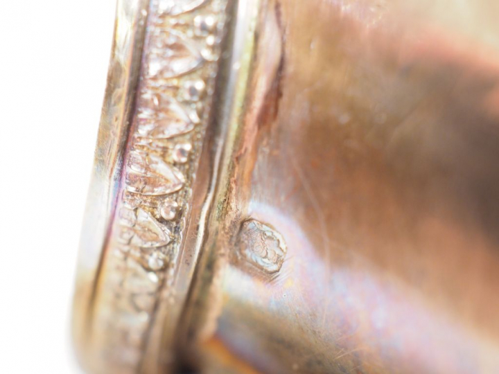 Petite verseuse tripode de style Louis XVI en argent, poinçon Minerve,