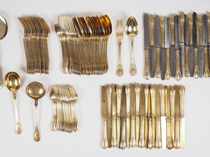 Partie de ménagère de style Louis XVI en vermeil, poinçon Minerve, à d