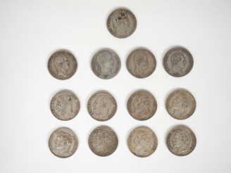 Vente aux enchères Lot comprenant :  - neuf pièces de 5 Francs argent, 1813 (x1), 1831 (x