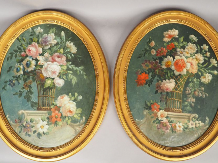 Ecole française XIXème "Bouquets de fleurs". Paire d'huiles sur toiles