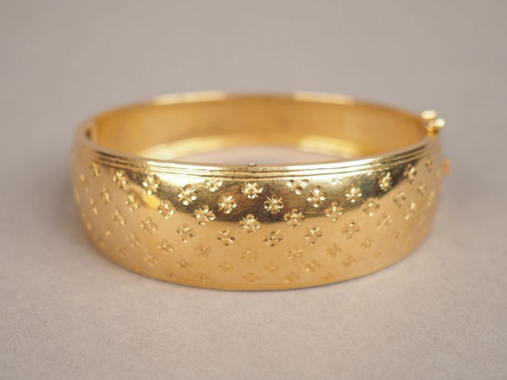 Bracelet transformable Napoléon III en or jaune et perles. Médaillon d