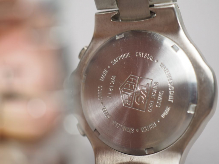 TAG HEUER.  Montre d'homme en acier, modèle "Professional 200 meters".