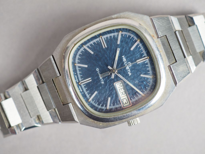 Ensemble de quatre montres, comprenant :  - SEIKO.  Montre, modèle Las