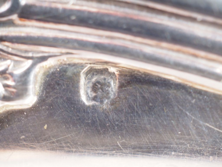 Jatte creuse de style Louis XV en argent, poinçon Minerve, bord polylo