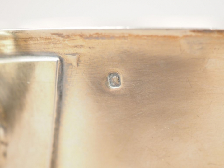 Ensemble comprenant :  - une casserole en argent, poinçon Minerve, man