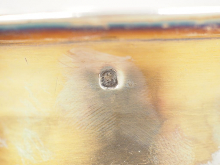 Ensemble comprenant :  - une casserole en argent, poinçon Minerve, man