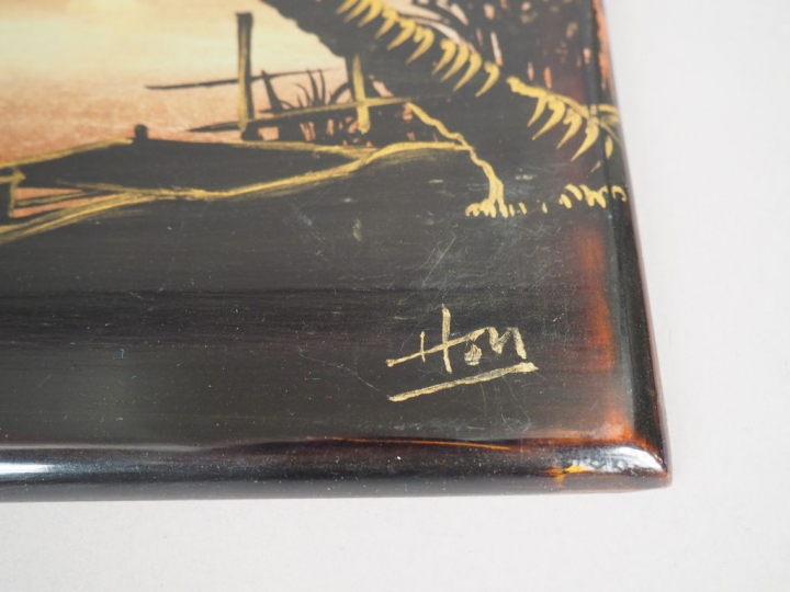 Trois panneaux en laque représentant des paysages animés.  Indochine, 